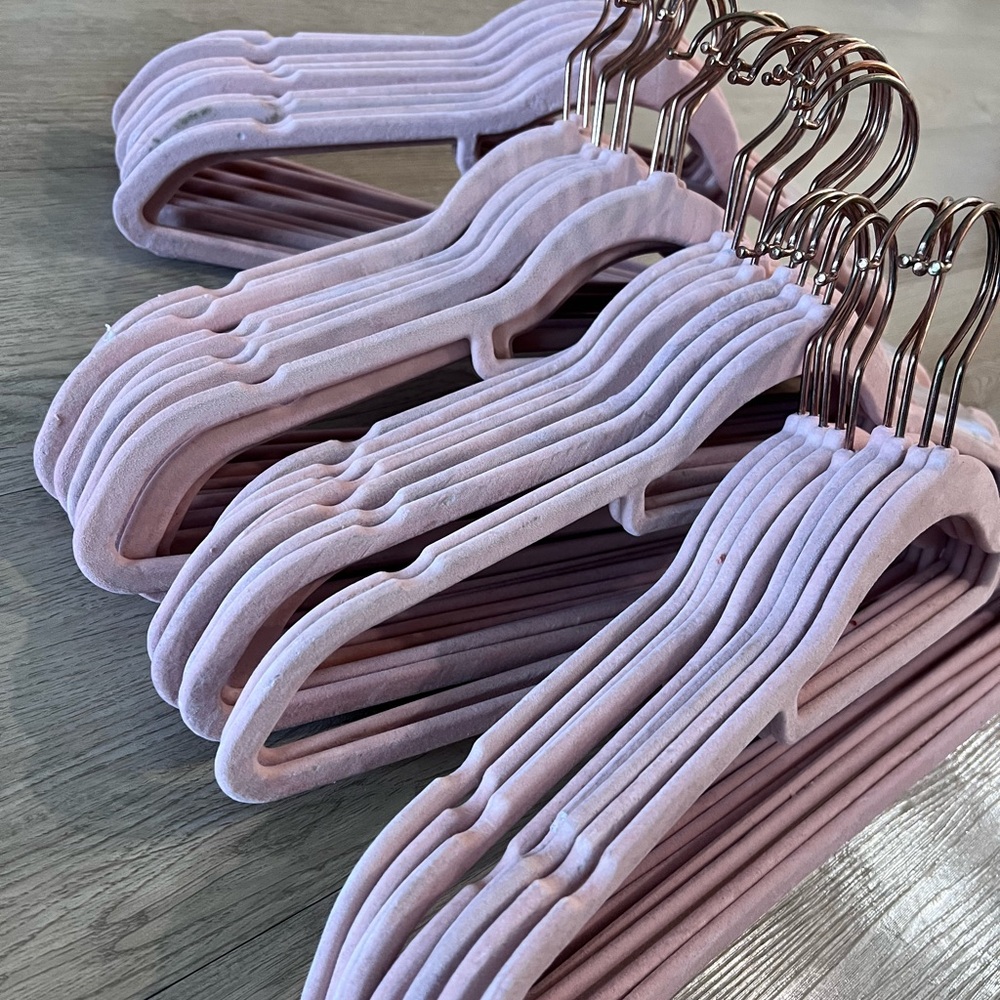 Velvet Clothes Hangers - Pink - Picture 4 of 4